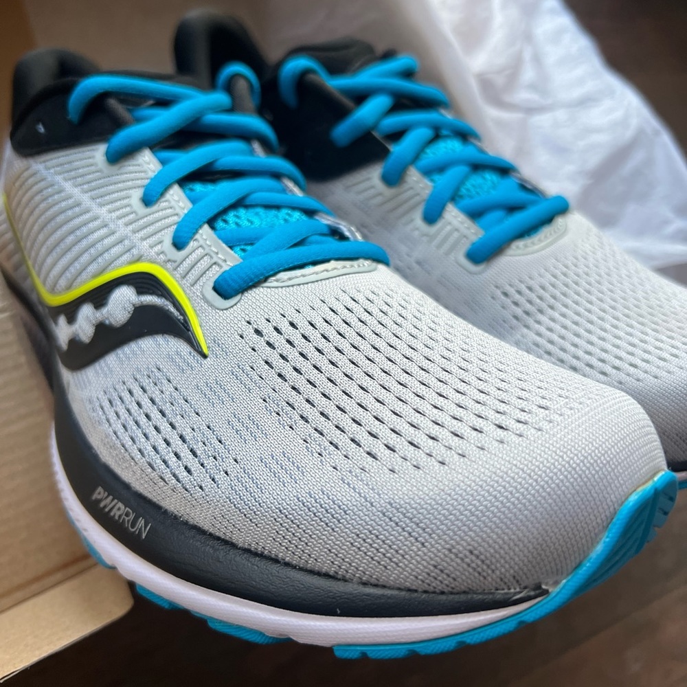 Men’s saucony sneaker size 8.5